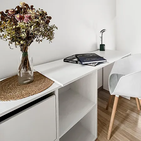 T2 Moderne Terrasse, Parking, Proche Commerces *