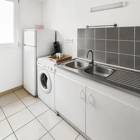 T2 Moderne Terrasse, Parking, Proche Commerces Apartmán Rouen