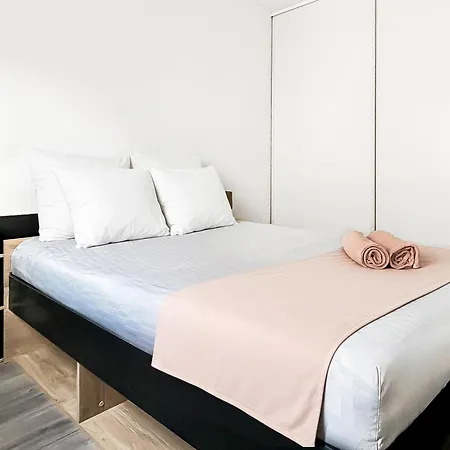 Apartmán T2 Moderne Terrasse, Parking, Proche Commerces