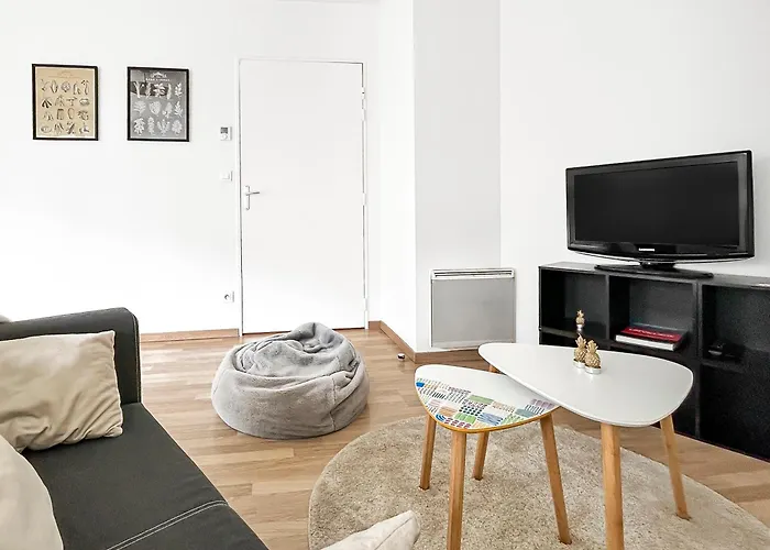 T2 Moderne Terrasse, Parking, Proche Commerces Apartamento