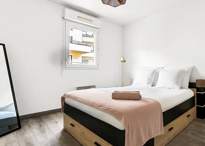 Appartamento T2 Moderne Terrasse, Parking, Proche Commerces Rouen